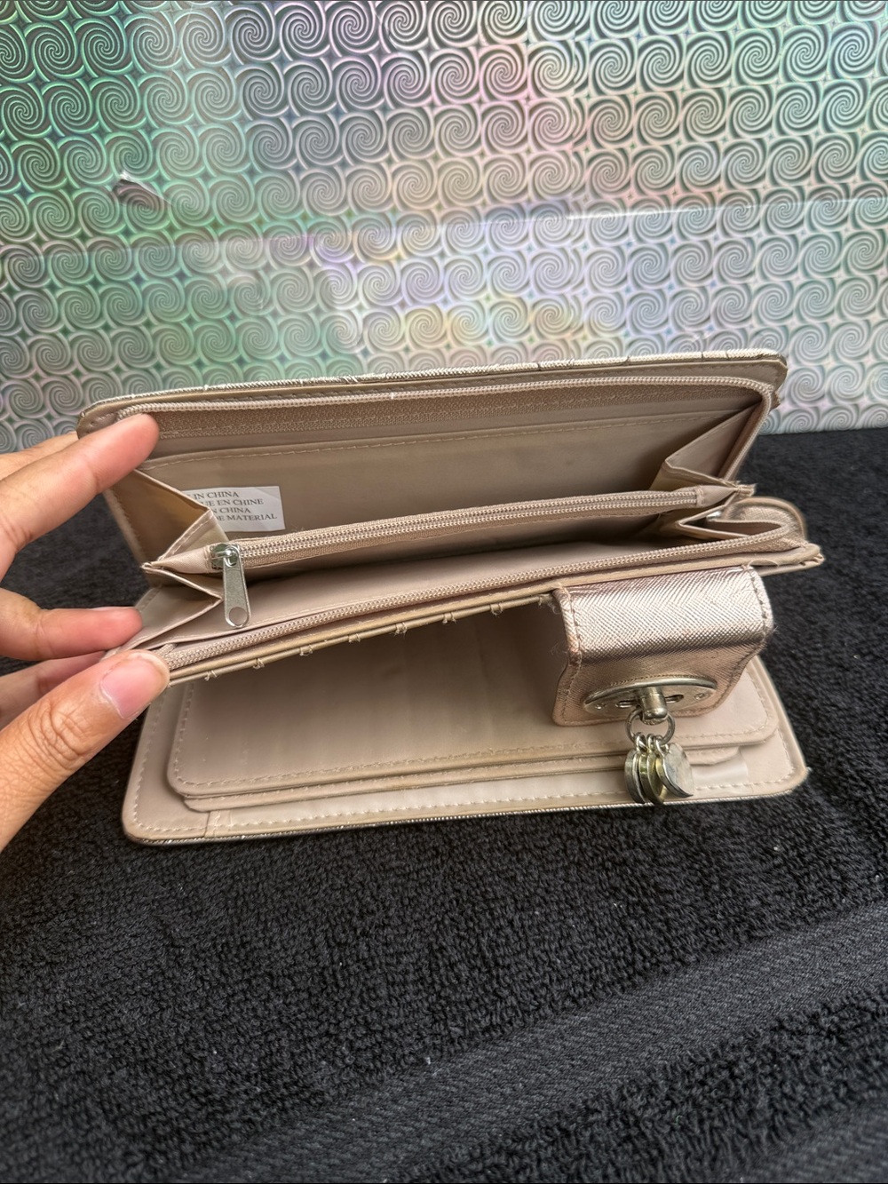 Metallic Heart-Embossed Zip Wallet - Rose Gold - Picture 4 of 5